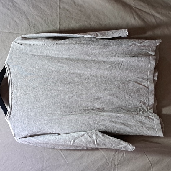 Woman's XL Sweater - Picture 3 of 4